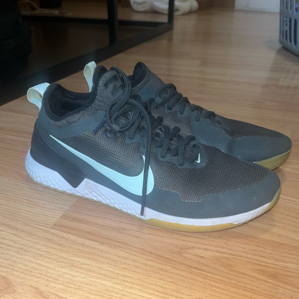 Nike FC Free Trainer